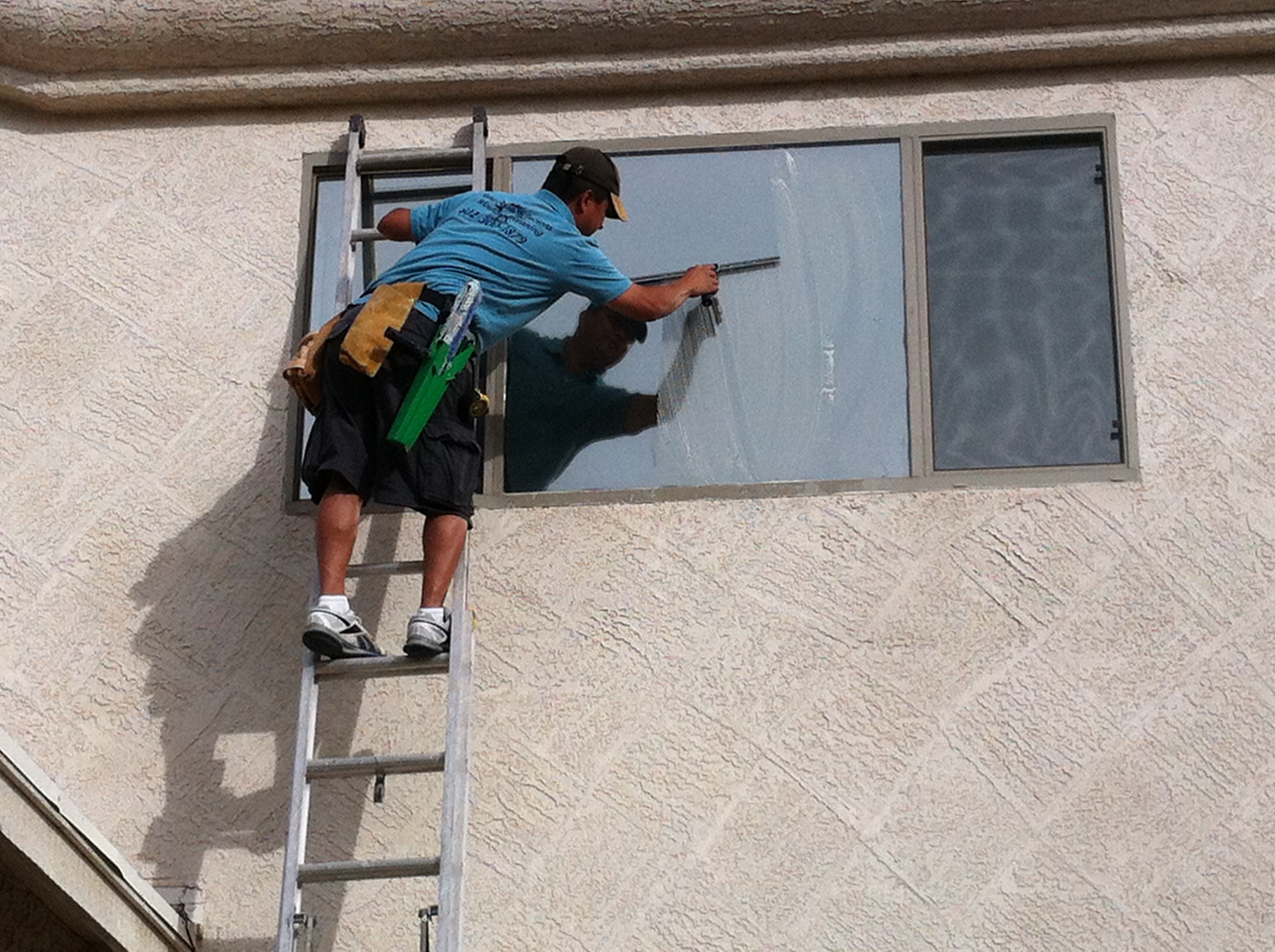 Francisco Washing windows